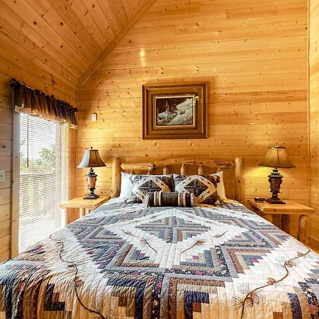 Edge Of The Park Lodge Sevierville Esterno foto