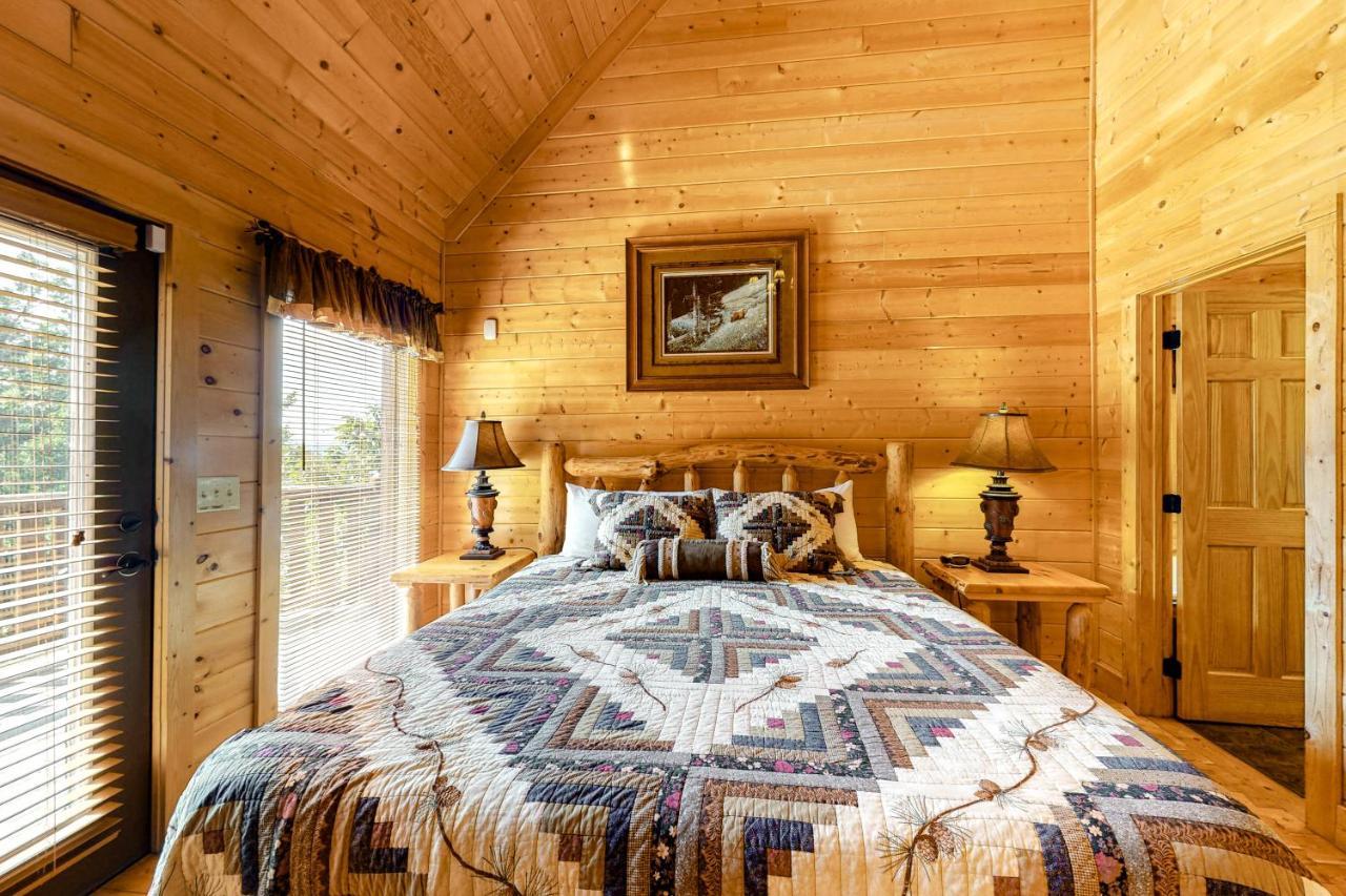 Edge Of The Park Lodge Sevierville Esterno foto