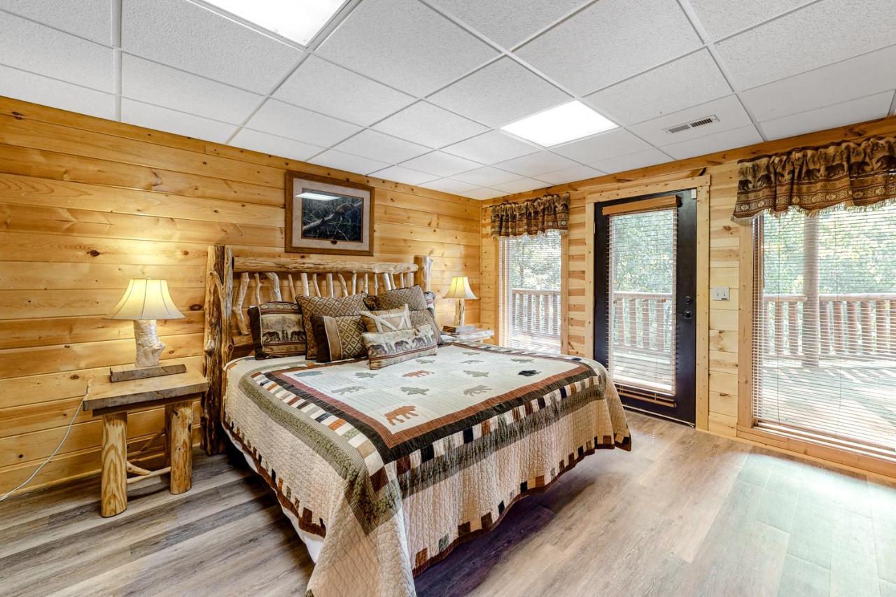 Edge Of The Park Lodge Sevierville Esterno foto