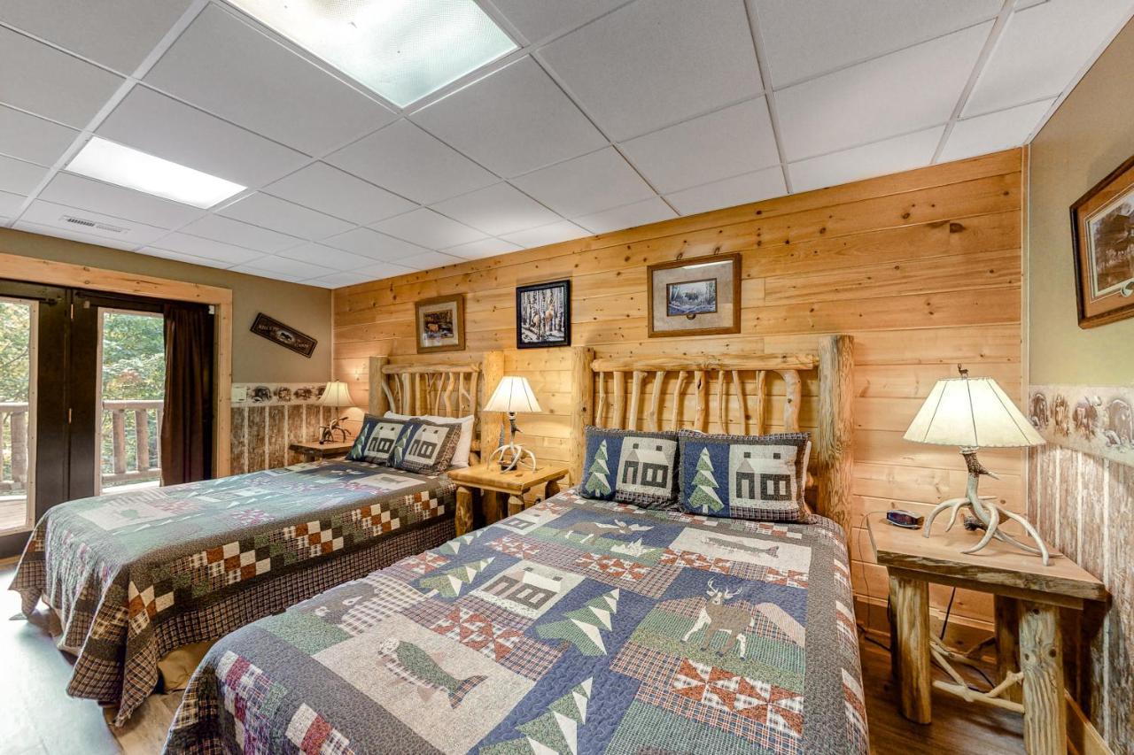 Edge Of The Park Lodge Sevierville Esterno foto